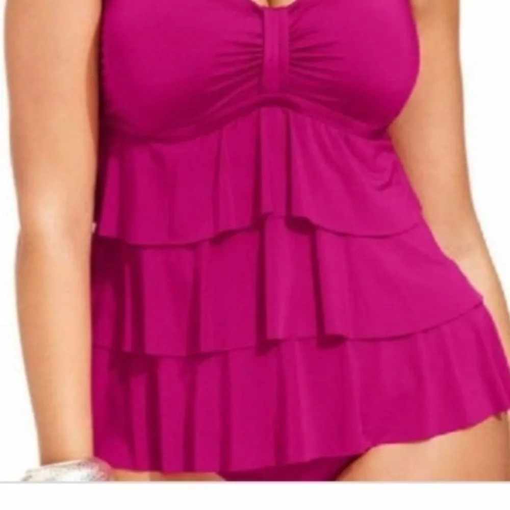 - Kenneth Cole bathing suit top size S NWT